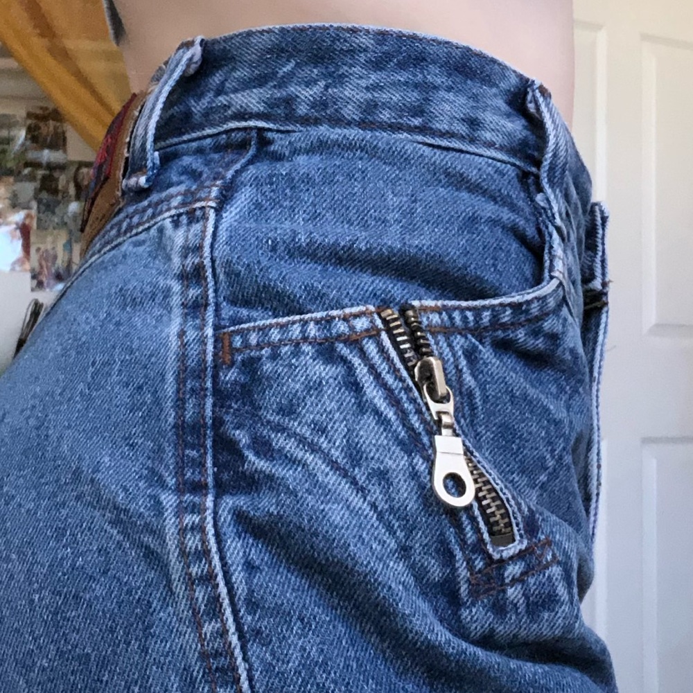 High waisted vintage denim jeans